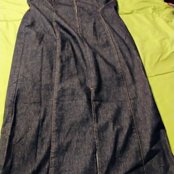 Akira Wiggle Dress - Picture 3 of 6